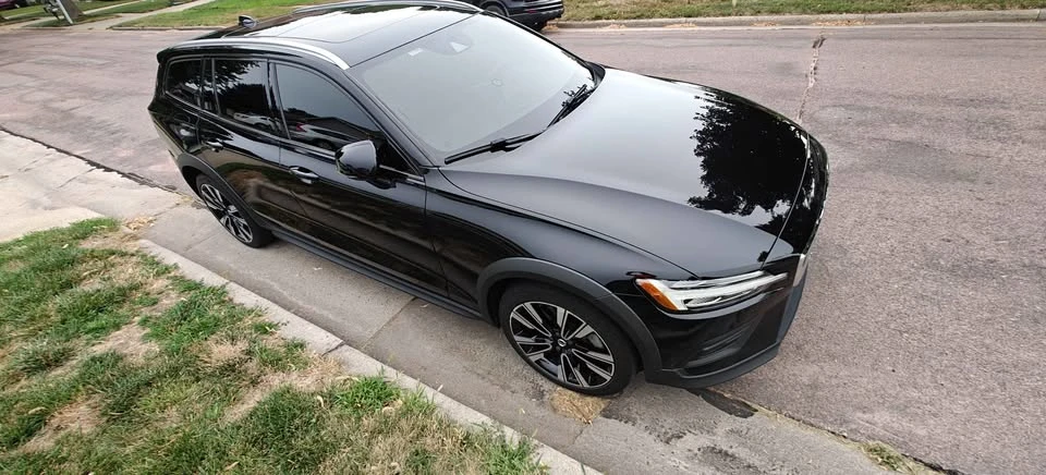 2020 Volvo V60 2nd Gen - Image 2 of 8
