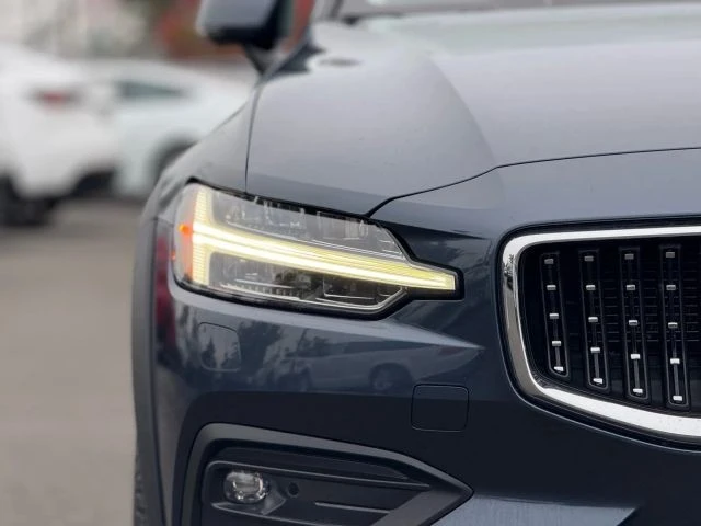 2020 Volvo V60 2nd Gen - Image 6 of 12