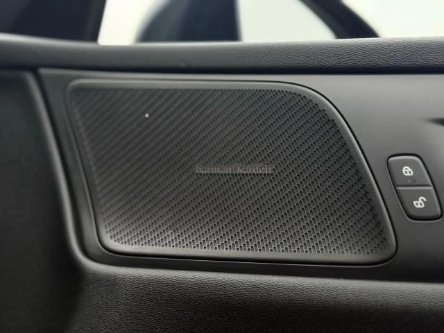 2020 Volvo V60 2nd Gen - Image 18 of 21