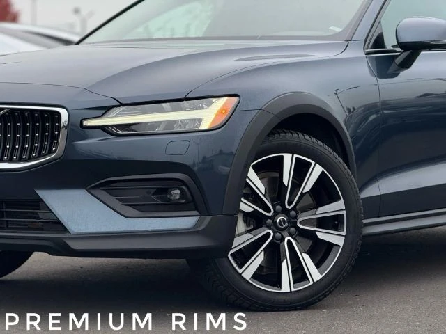 2020 Volvo V60 2nd Gen - Image 2 of 12