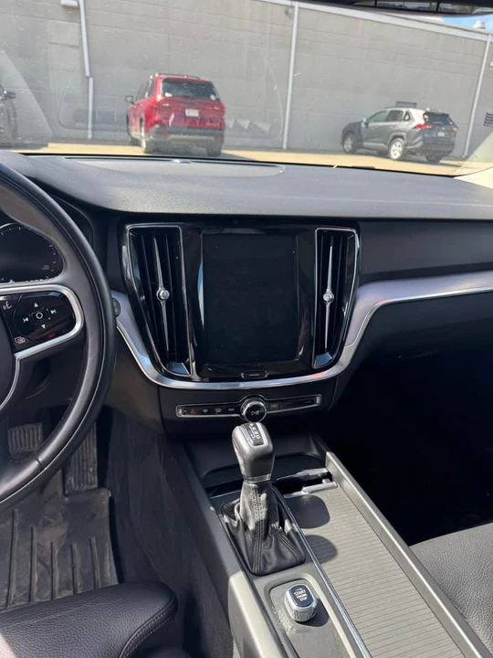 2020 Volvo V60 2nd Gen - Image 7 of 11