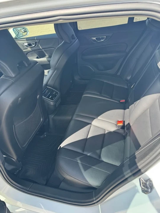 2020 Volvo V60 2nd Gen - Image 8 of 11