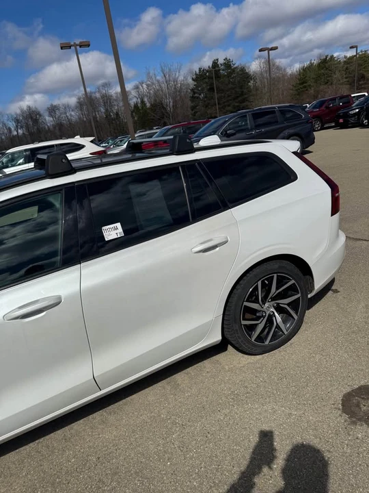 2020 Volvo V60 2nd Gen - Image 3 of 11