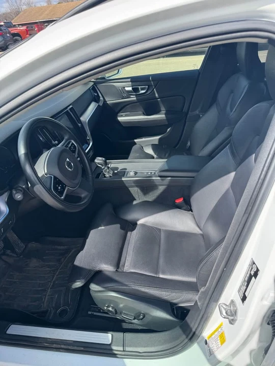 2020 Volvo V60 2nd Gen - Image 6 of 11