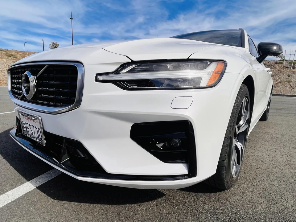 2020 Volvo V60 2nd Gen - Image 9 of 31