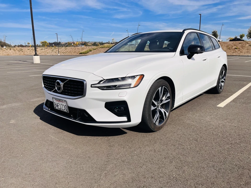 2020 Volvo V60 2nd Gen - Image 12 of 31