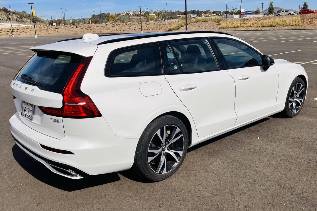 2020 Volvo V60 2nd Gen - Image 4 of 31