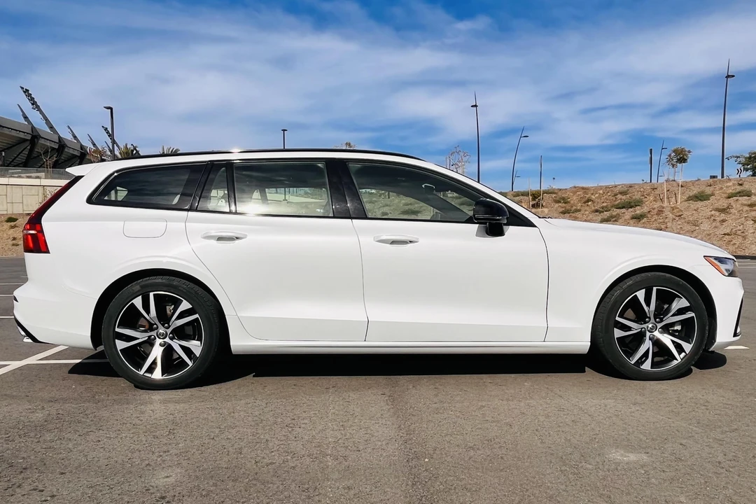 2020 Volvo V60 2nd Gen - Image 3 of 31