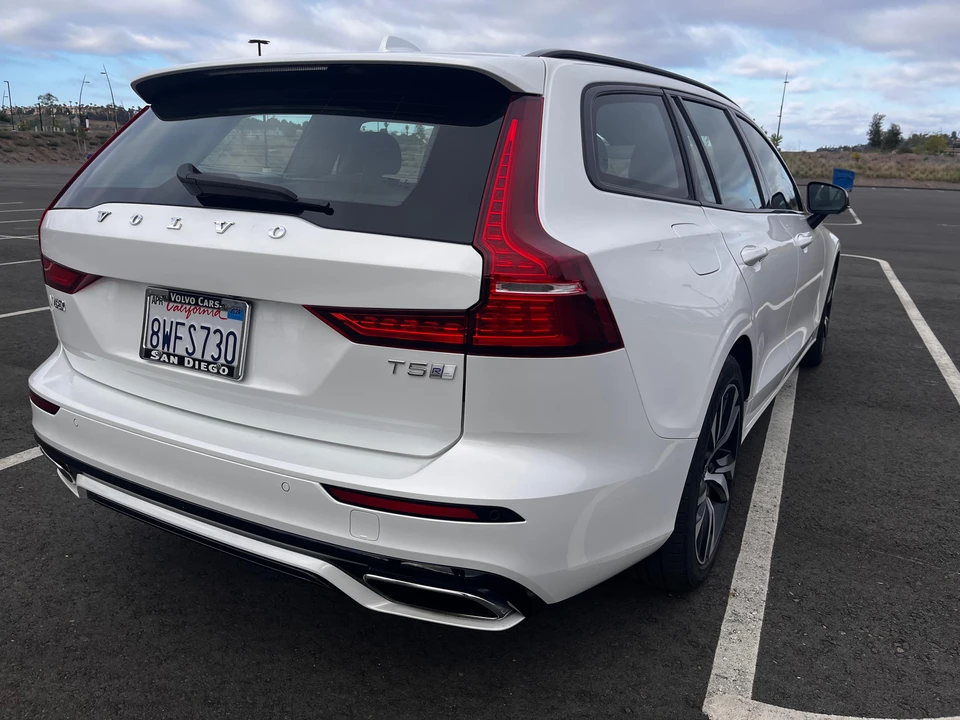 2020 Volvo V60 2nd Gen - Image 23 of 31