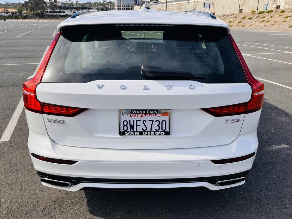2020 Volvo V60 2nd Gen - Image 21 of 31