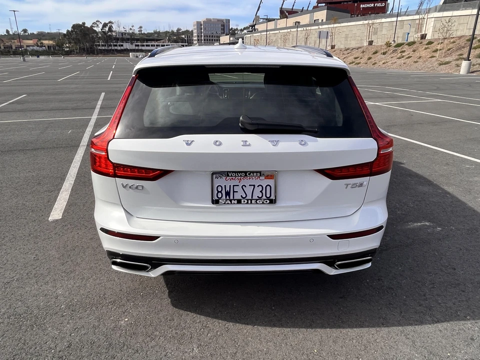 2020 Volvo V60 2nd Gen - Image 19 of 31
