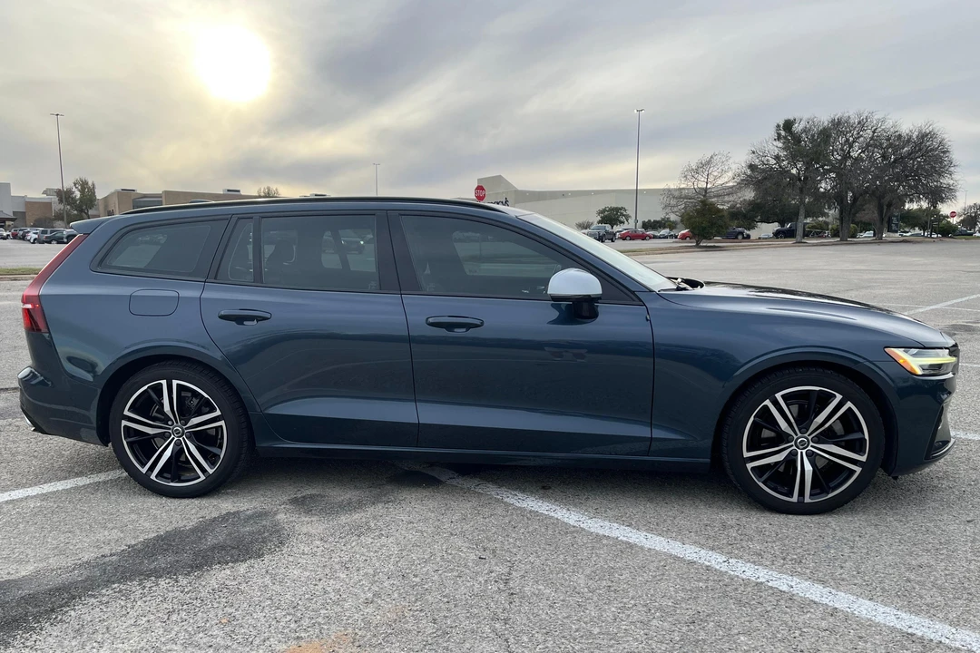 2020 Volvo V60 2nd Gen - Image 3 of 31