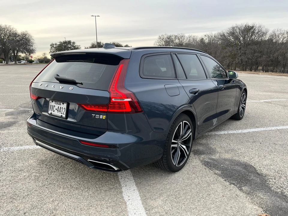 2020 Volvo V60 2nd Gen - Image 11 of 31