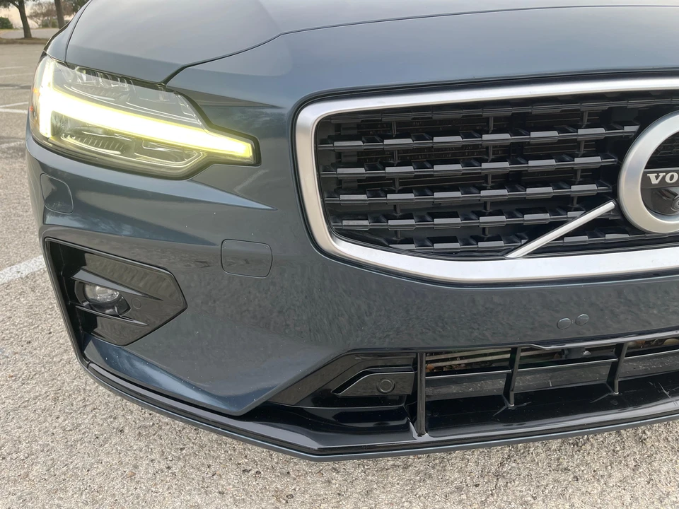2020 Volvo V60 2nd Gen - Image 15 of 31