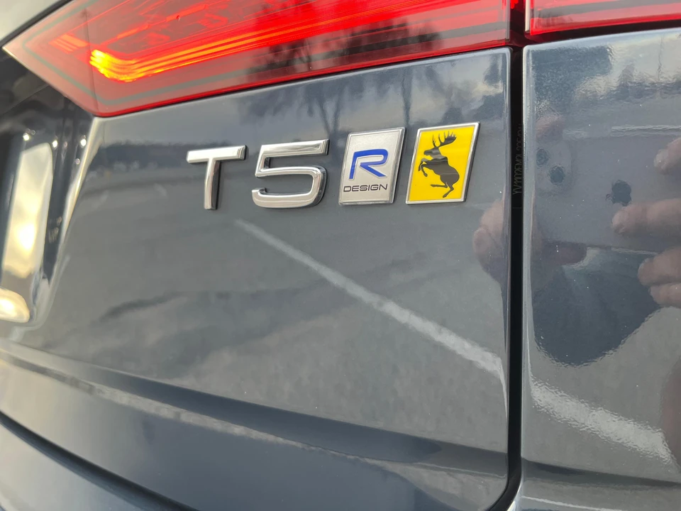 2020 Volvo V60 2nd Gen - Image 29 of 31