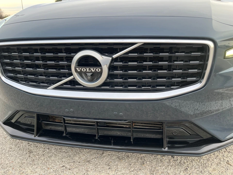 2020 Volvo V60 2nd Gen - Image 17 of 31