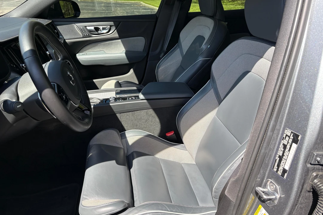 2020 Volvo V60 2nd Gen - Image 21 of 31