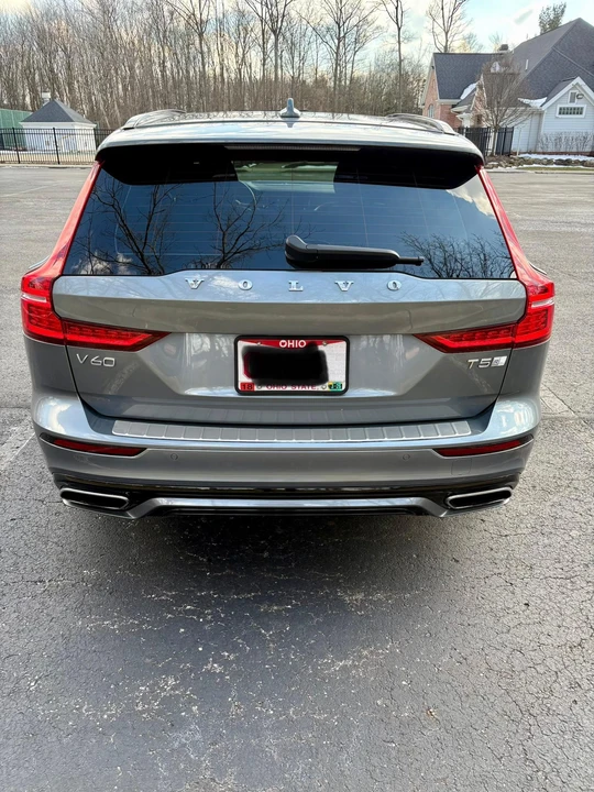 2020 Volvo V60 2nd Gen - Image 10 of 31