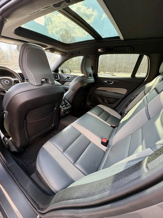 2020 Volvo V60 2nd Gen - Image 25 of 31