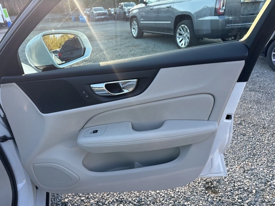 2020 Volvo V60 2nd Gen - Image 12 of 12