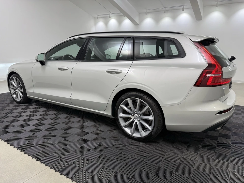 2020 Volvo V60 2nd Gen - Image 5 of 12