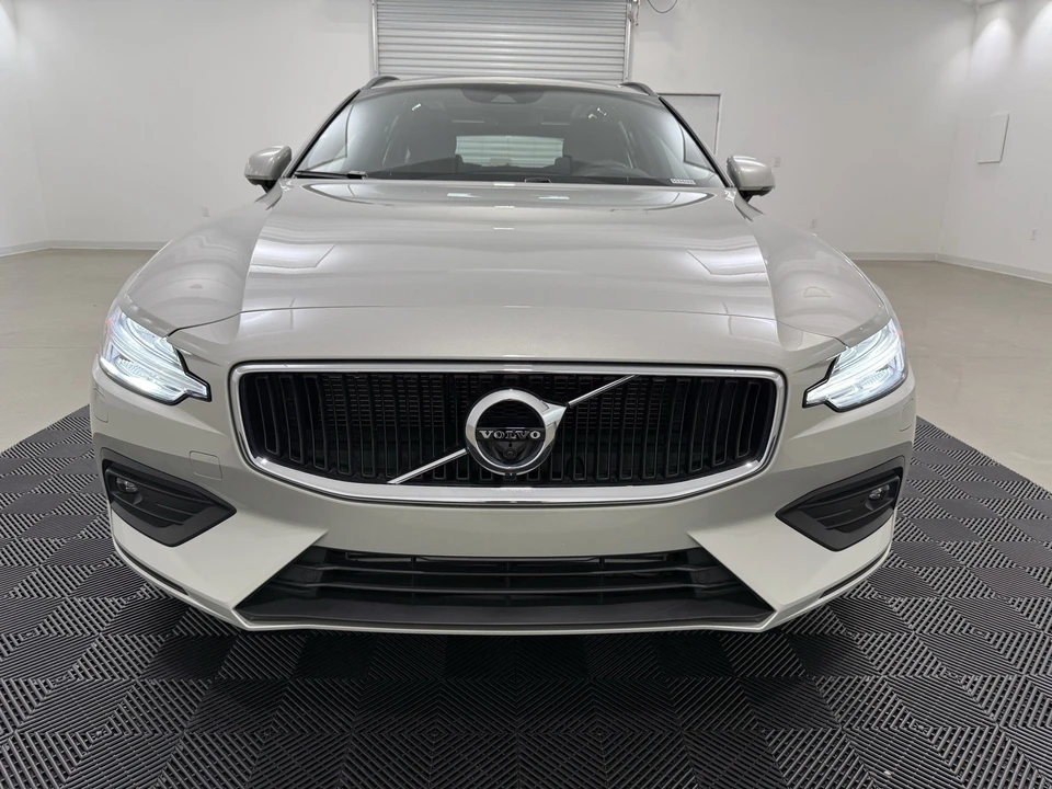 2020 Volvo V60 2nd Gen - Image 2 of 12