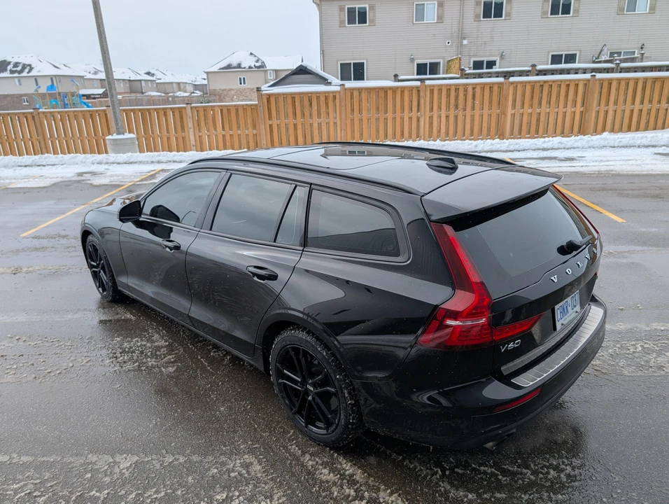 2020 Volvo V60 2nd Gen - Image 15 of 31