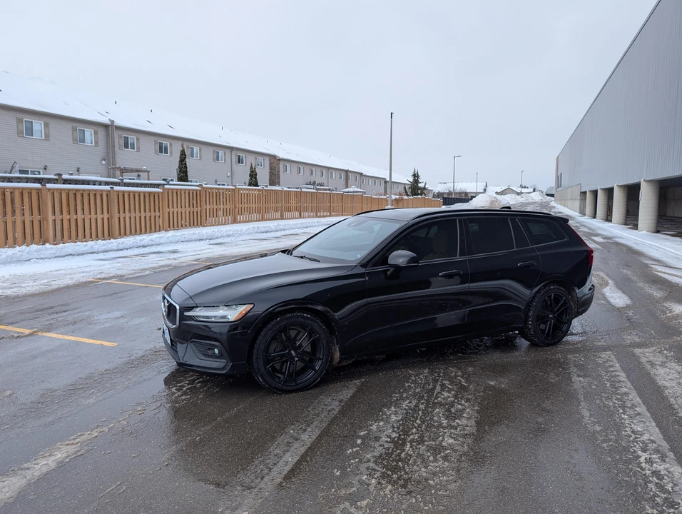 2020 Volvo V60 2nd Gen - Image 11 of 31