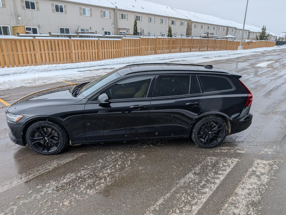2020 Volvo V60 2nd Gen - Image 13 of 31