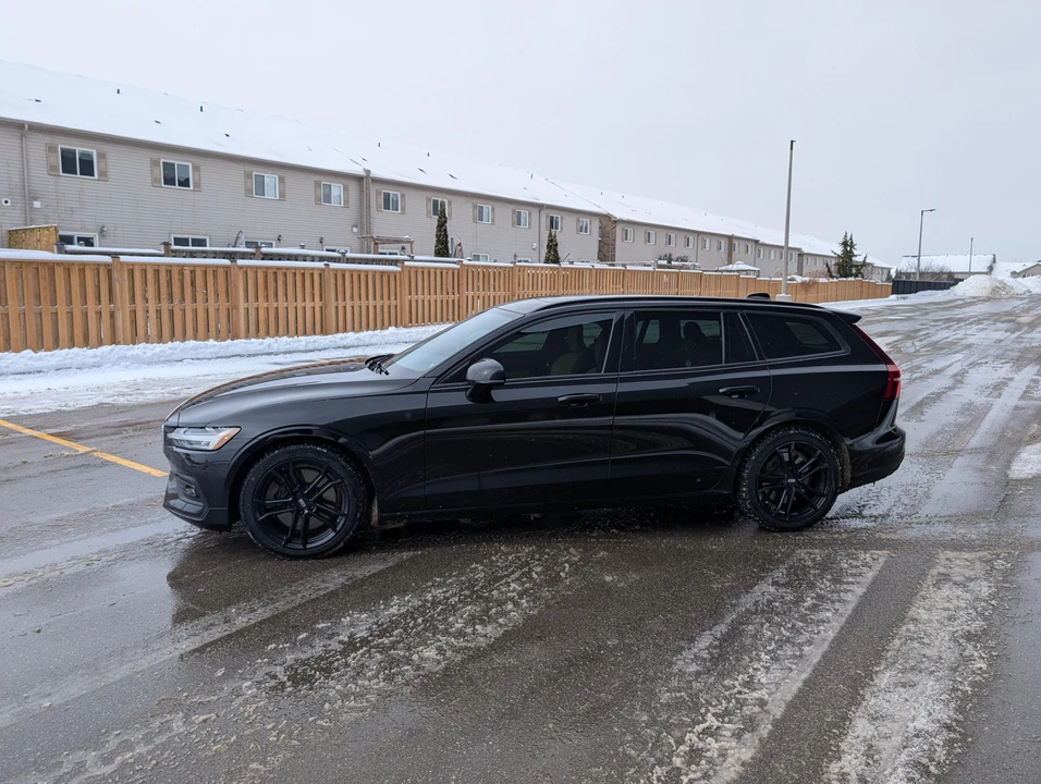 2020 Volvo V60 2nd Gen - Image 12 of 31
