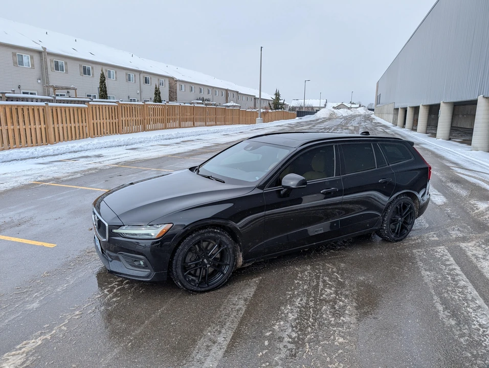 2020 Volvo V60 2nd Gen - Image 10 of 31