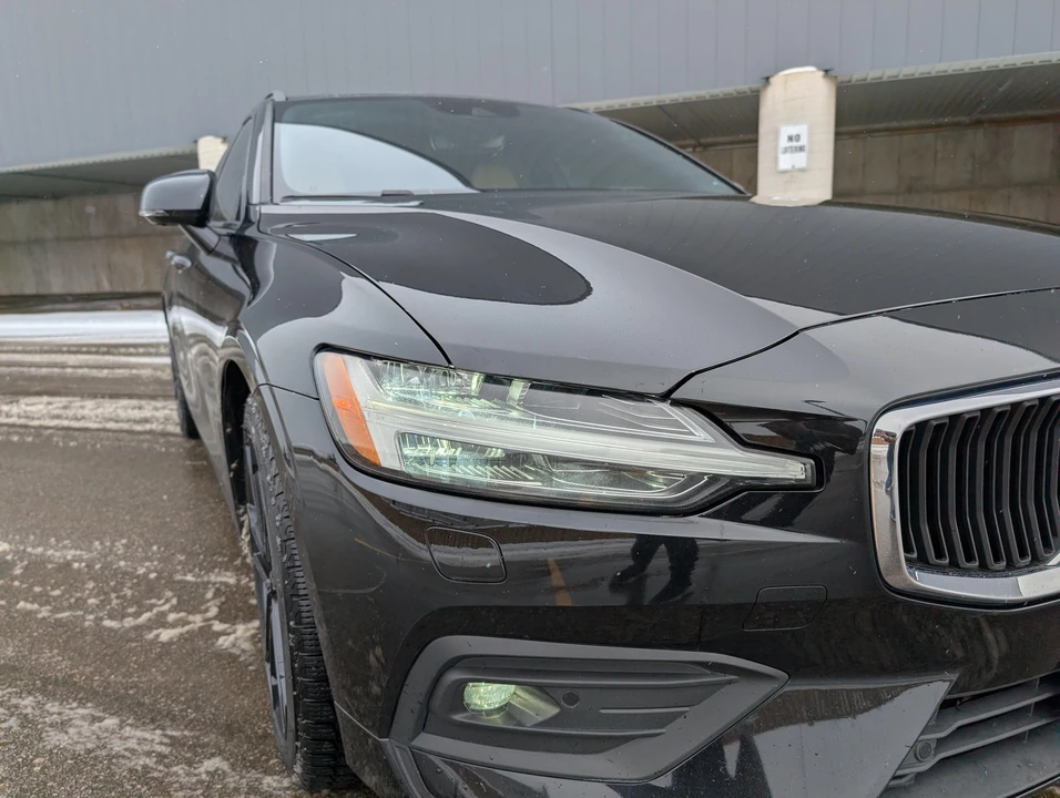2020 Volvo V60 2nd Gen - Image 29 of 31