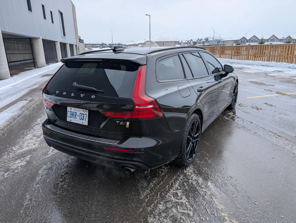 2020 Volvo V60 2nd Gen - Image 17 of 31