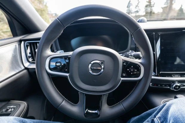 2020 Volvo V60 2nd Gen - Image 5 of 8
