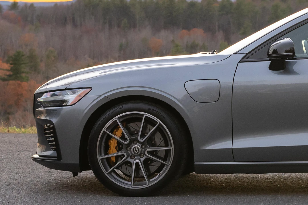 2020 Volvo V60 2nd Gen - Image 16 of 31