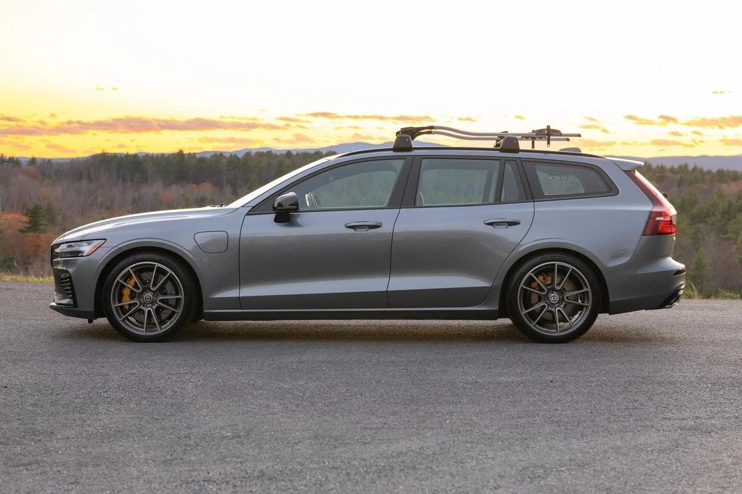 2020 Volvo V60 2nd Gen - Image 3 of 31