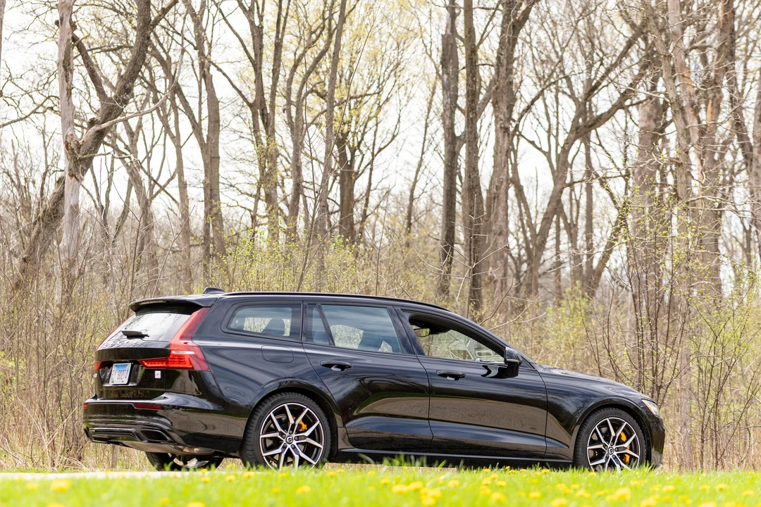 2020 Volvo V60 2nd Gen - Image 9 of 31