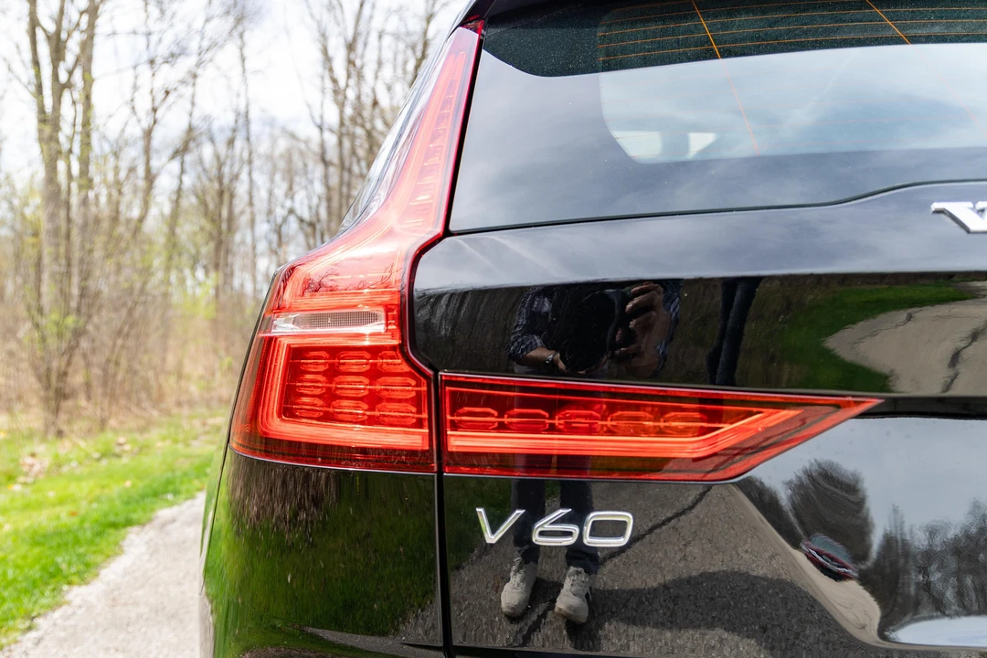 2020 Volvo V60 2nd Gen - Image 18 of 31