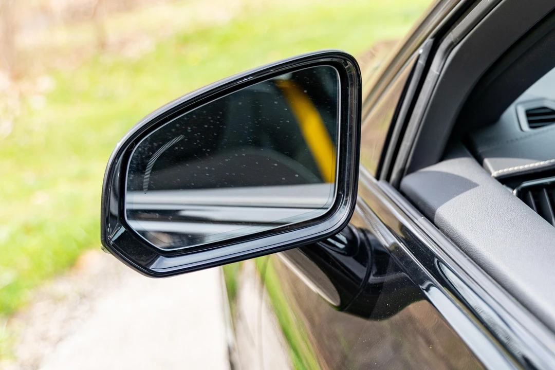 2020 Volvo V60 2nd Gen - Image 15 of 31