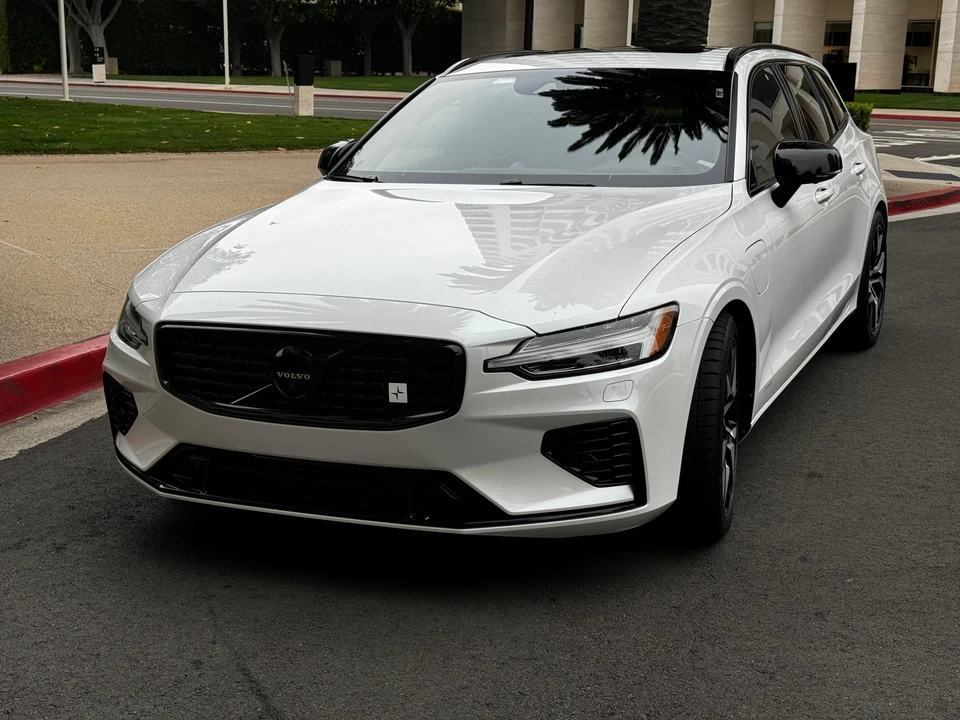 2020 Volvo V60 2nd Gen - Image 10 of 31