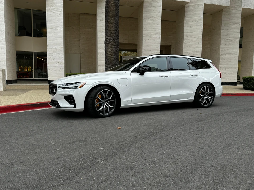 2020 Volvo V60 2nd Gen - Image 14 of 31