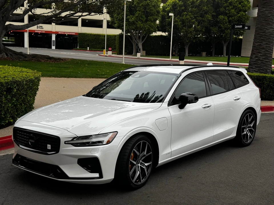2020 Volvo V60 2nd Gen - Image 12 of 31