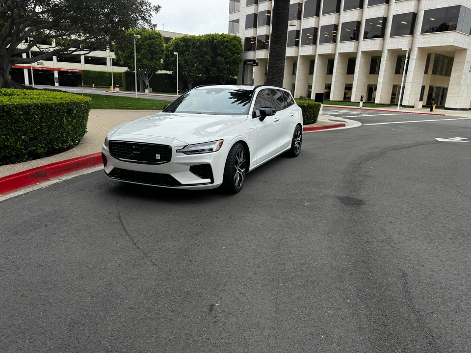 2020 Volvo V60 2nd Gen - Image 9 of 31