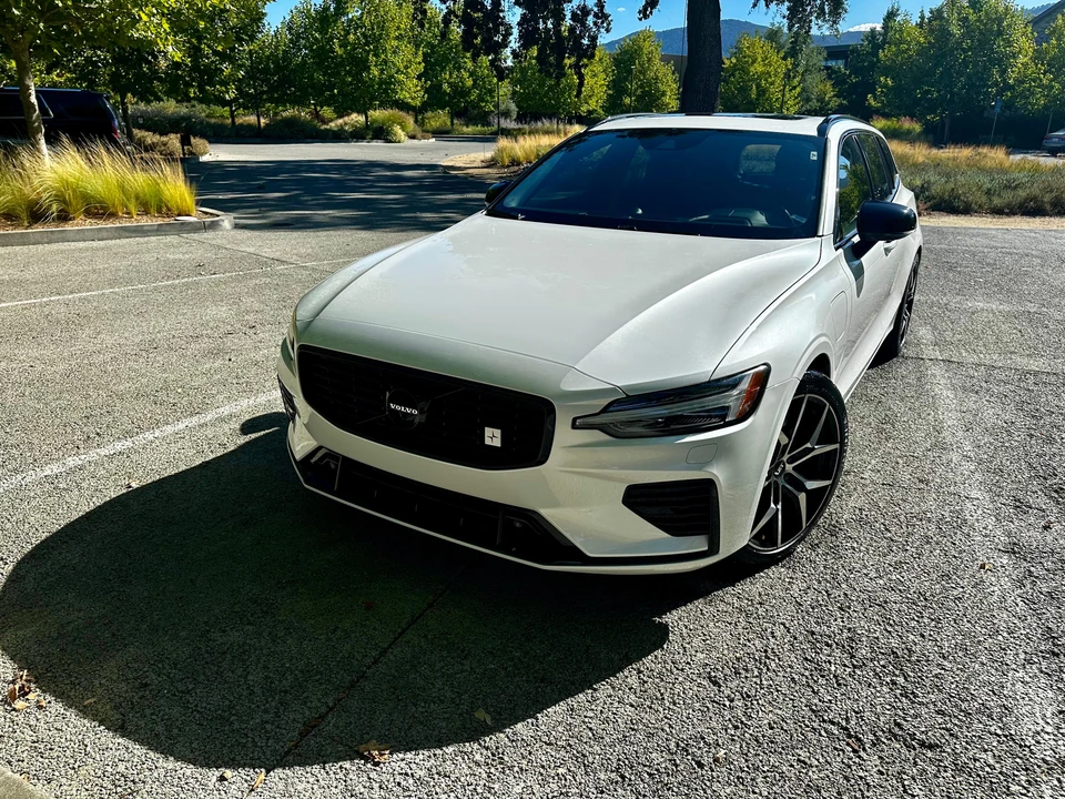 2020 Volvo V60 2nd Gen - Image 11 of 31