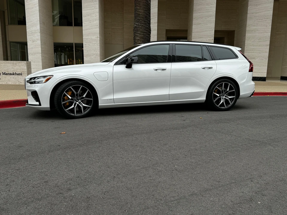 2020 Volvo V60 2nd Gen - Image 16 of 31