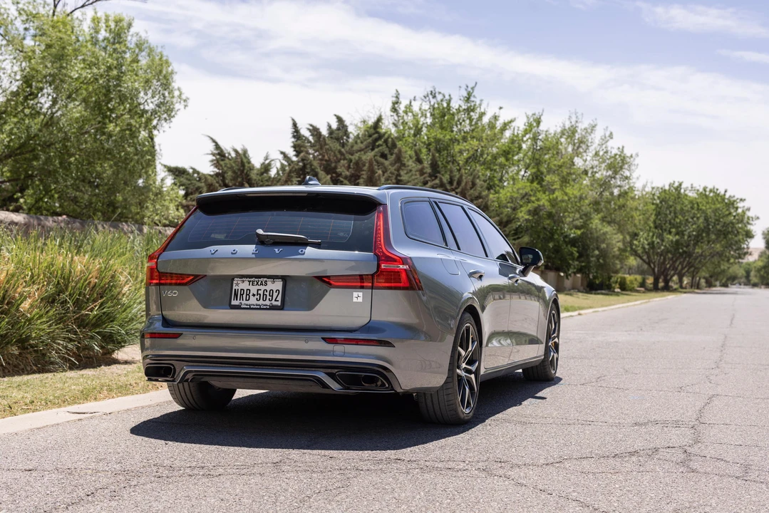 2020 Volvo V60 2nd Gen - Image 10 of 31