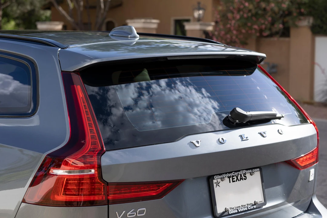 2020 Volvo V60 2nd Gen - Image 27 of 31