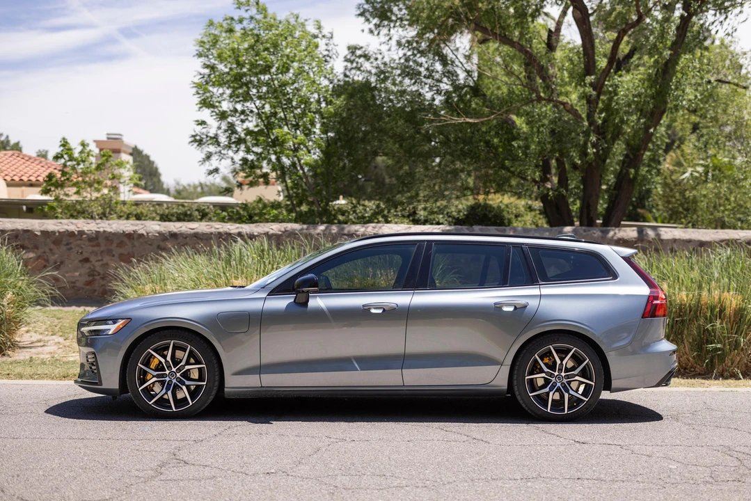 2020 Volvo V60 2nd Gen - Image 7 of 31