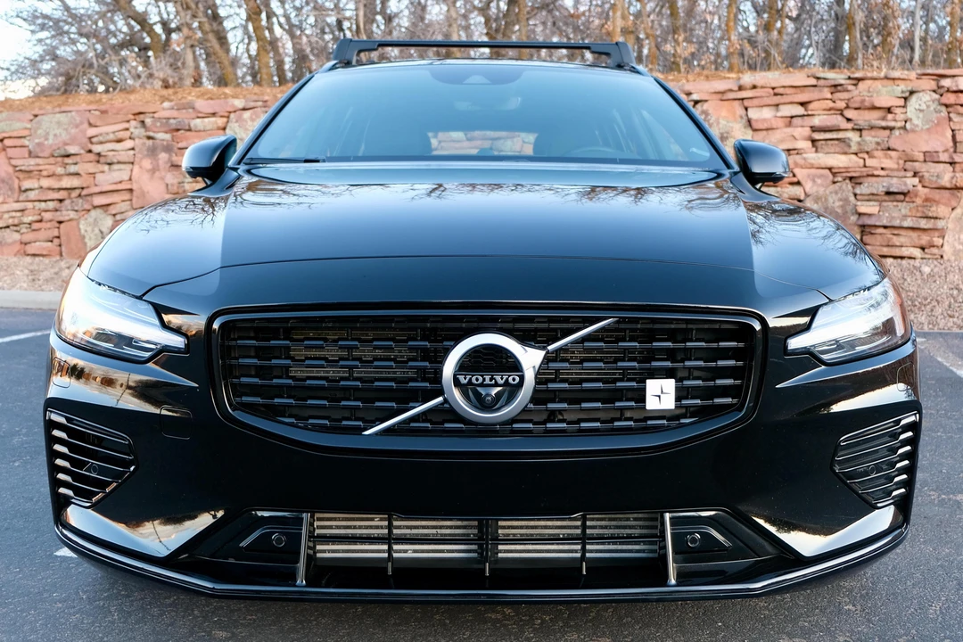 2020 Volvo V60 2nd Gen - Image 2 of 31