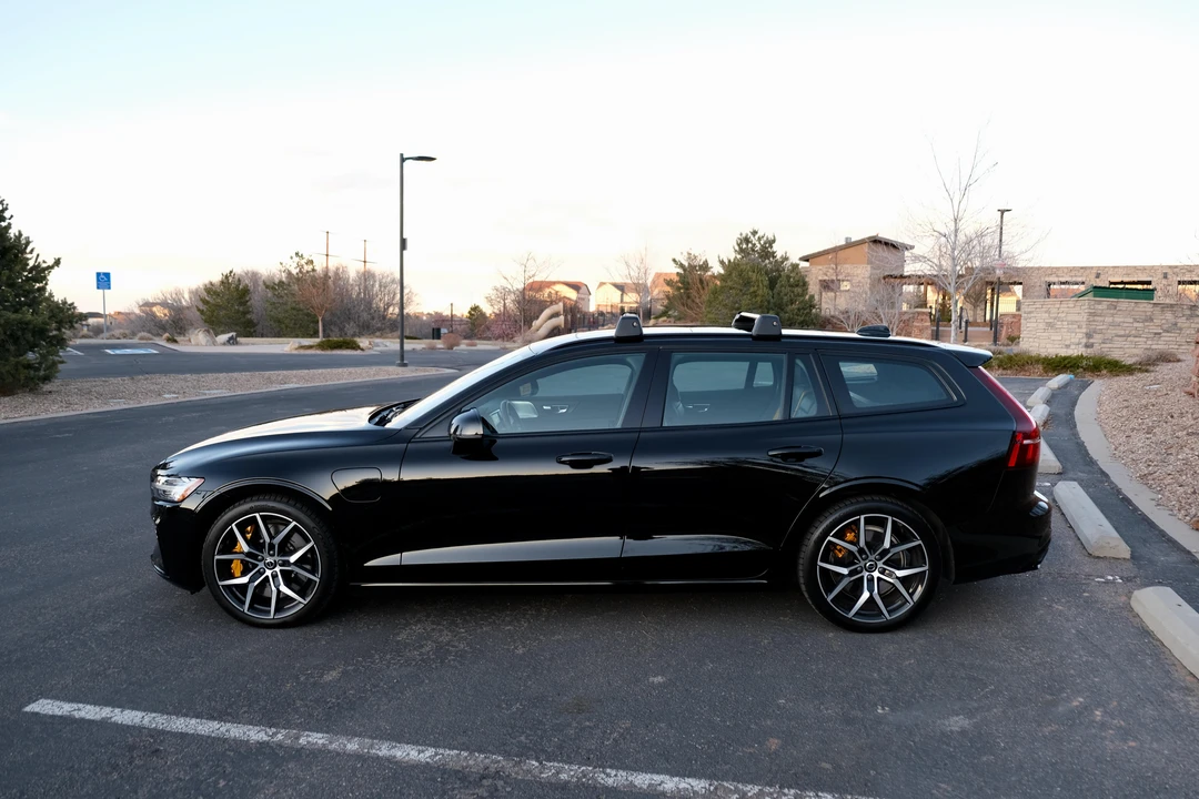 2020 Volvo V60 2nd Gen - Image 12 of 31